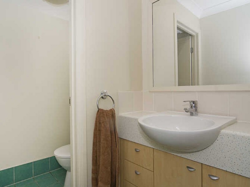 6/23 Bath Street, Labrador QLD 4215