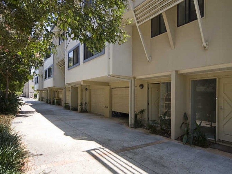 6/23 Bath Street, Labrador QLD 4215
