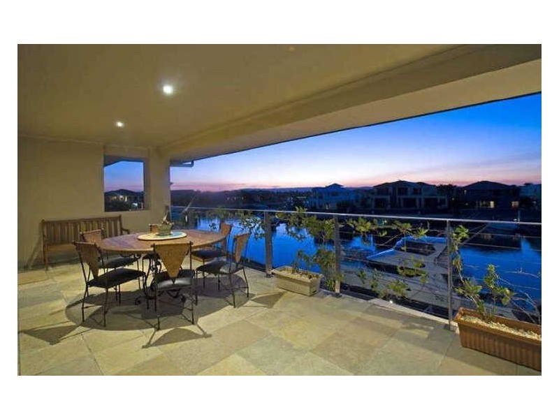 23 King Charles, Sovereign Islands QLD 4216