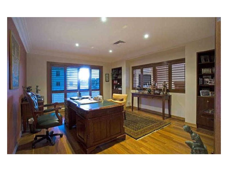 23 King Charles, Sovereign Islands QLD 4216