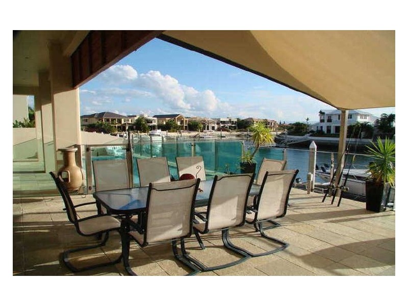 23 King Charles, Sovereign Islands QLD 4216