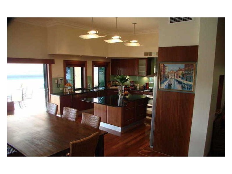 23 King Charles, Sovereign Islands QLD 4216