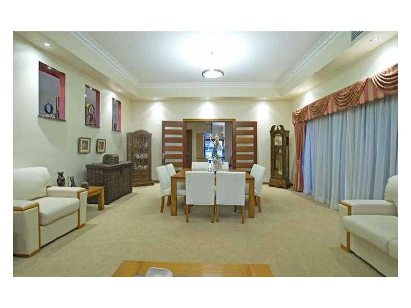 23 King Charles, Sovereign Islands QLD 4216