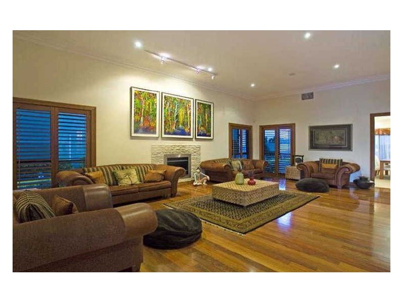 23 King Charles, Sovereign Islands QLD 4216