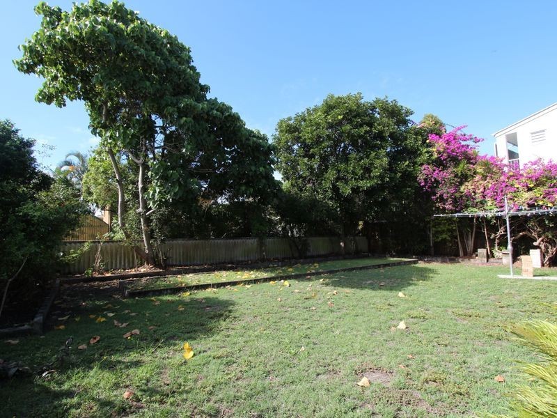 7 Muscovey Avenue, Paradise Point QLD 4216