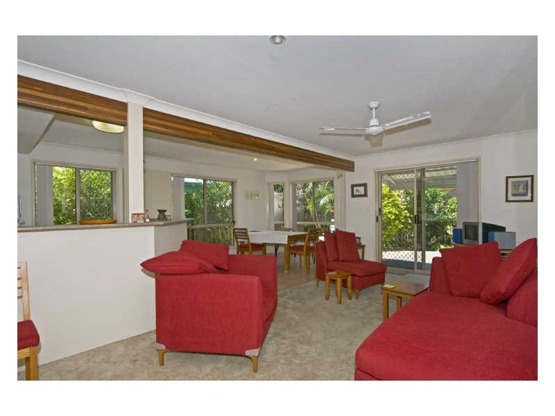 2/31 Eider Avenue, Paradise Point QLD 4216