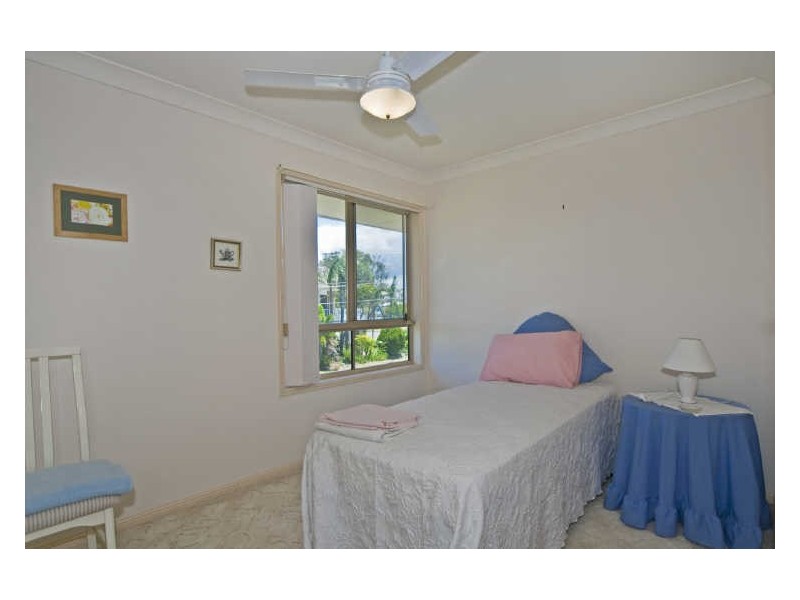 2/31 Eider Avenue, Paradise Point QLD 4216