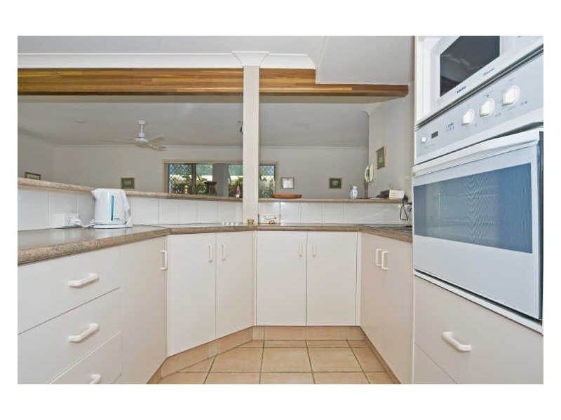 2/31 Eider Avenue, Paradise Point QLD 4216