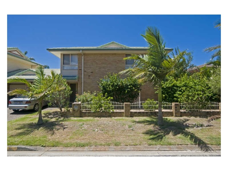 2/31 Eider Avenue, Paradise Point QLD 4216