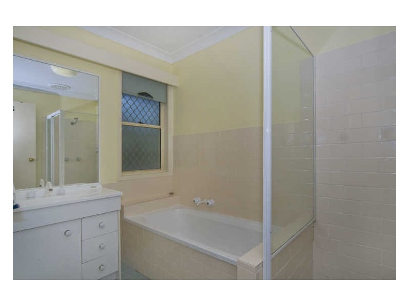 200/125 Hansford Road, Coombabah QLD 4216