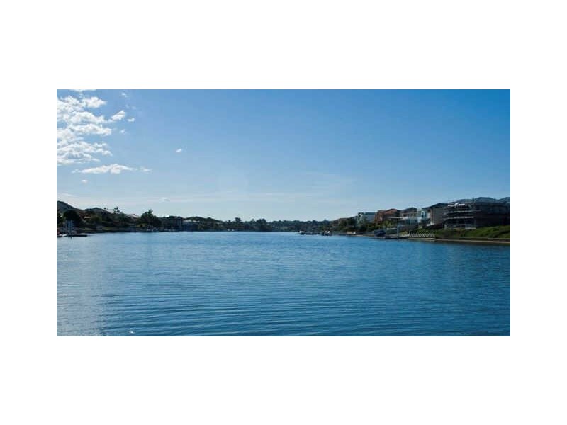 8-14 Riverbend Avenue, Carrara QLD 4211