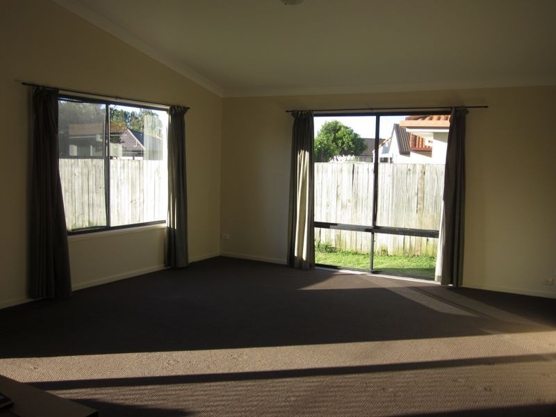 49 Serafina Street, Helensvale QLD 4212