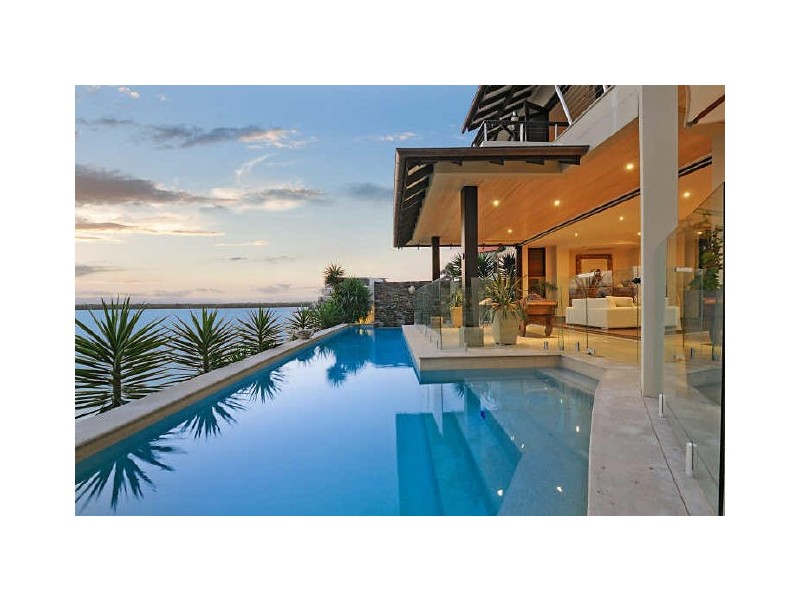 Sovereign Islands QLD 4216