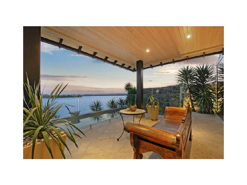 Sovereign Islands QLD 4216