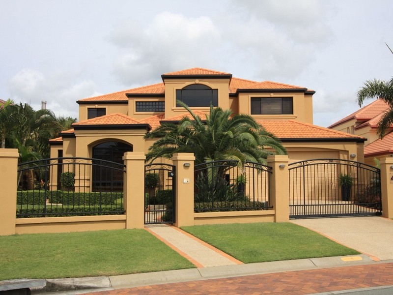 4 Queen Anne Court, Sovereign Islands QLD 4216