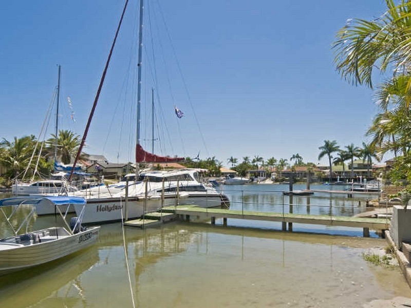 5 Wills Court, Paradise Point QLD 4216