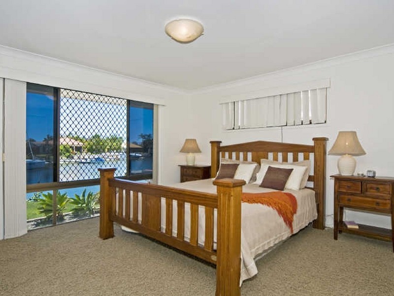 5 Wills Court, Paradise Point QLD 4216