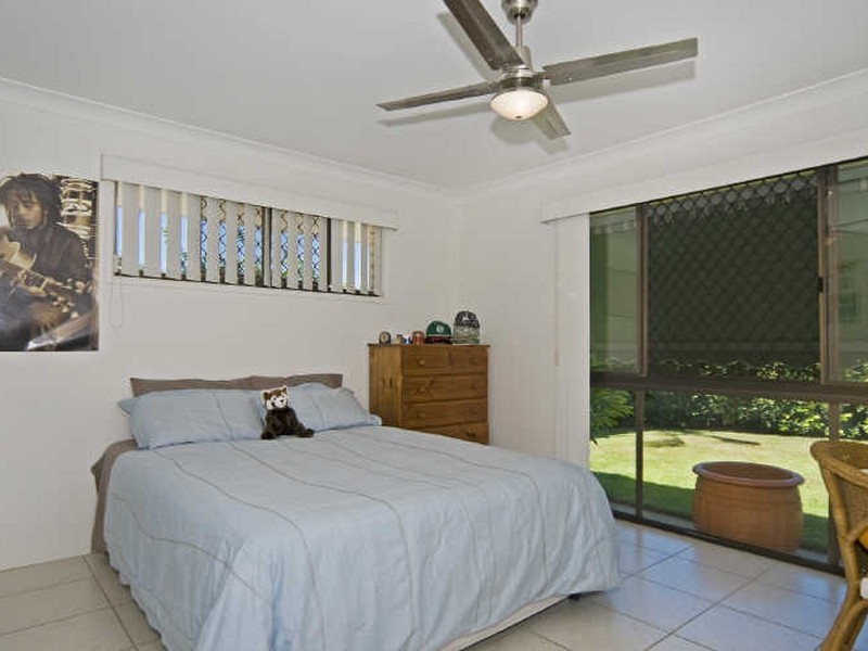 5 Wills Court, Paradise Point QLD 4216