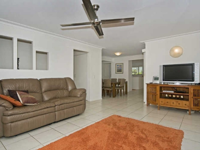 5 Wills Court, Paradise Point QLD 4216