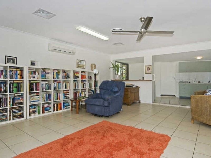 5 Wills Court, Paradise Point QLD 4216