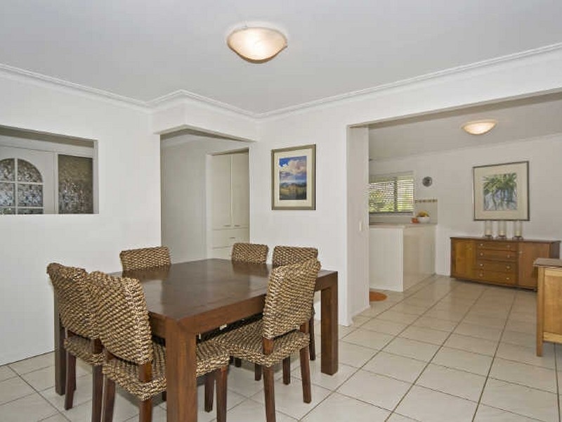5 Wills Court, Paradise Point QLD 4216