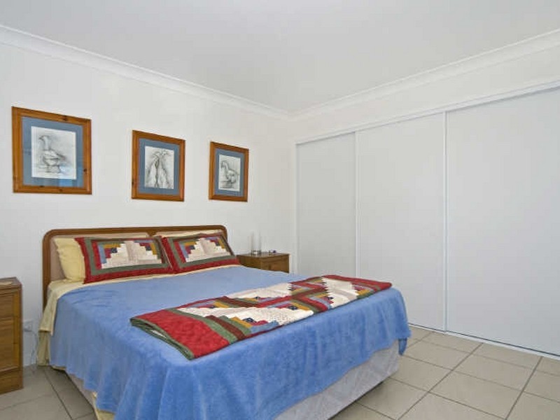 5 Wills Court, Paradise Point QLD 4216
