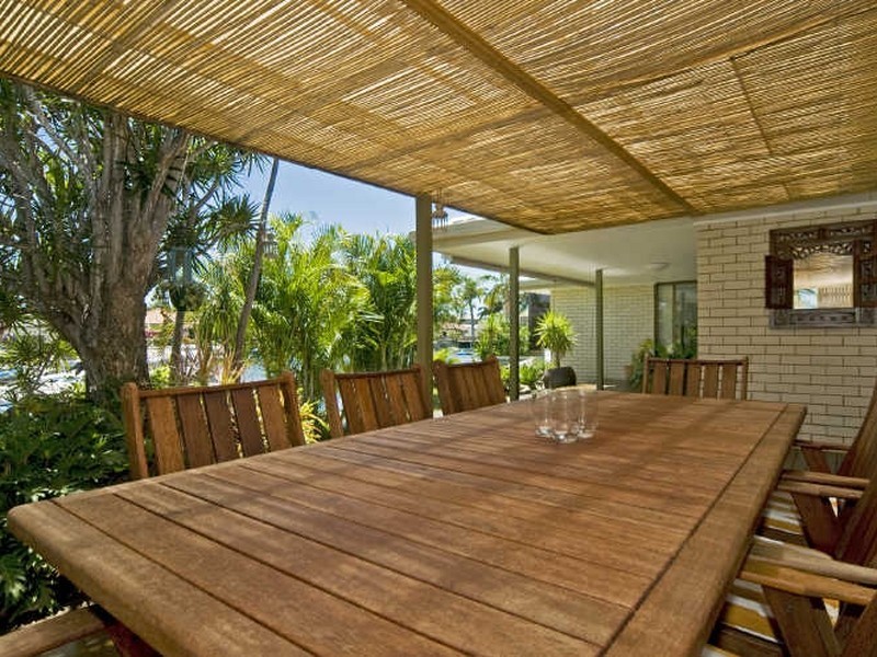 5 Wills Court, Paradise Point QLD 4216