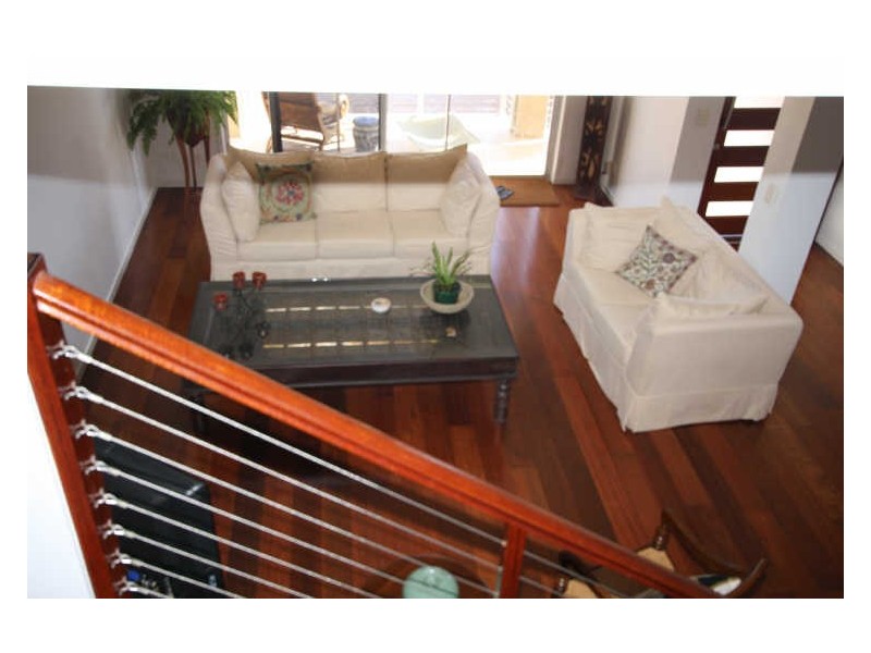 2/5 Nankeen Avenue, Paradise Point QLD 4216