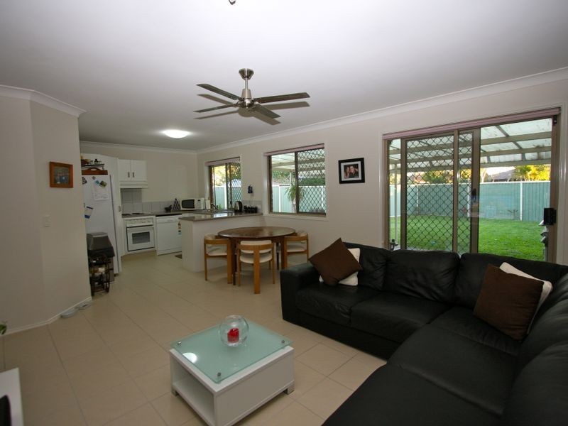 1/4 Harvey Court, Labrador QLD 4215