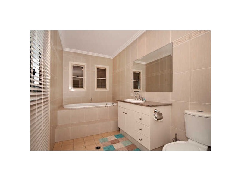 Paradise Point QLD 4216