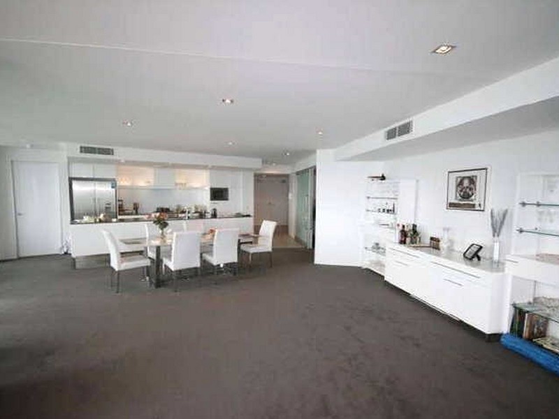 6203/3011 Gold Coast Highway, Surfers Paradise QLD 4217