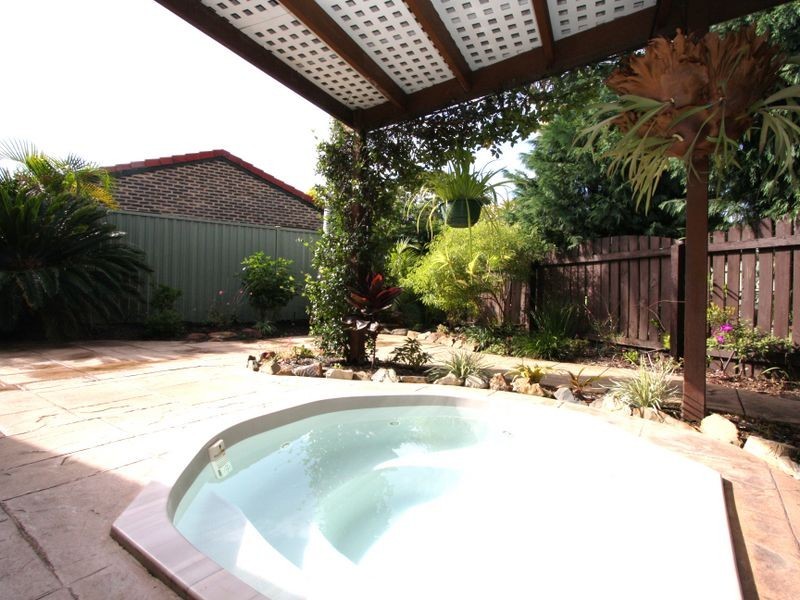 2/21 Maiala Close, Paradise Point QLD 4216