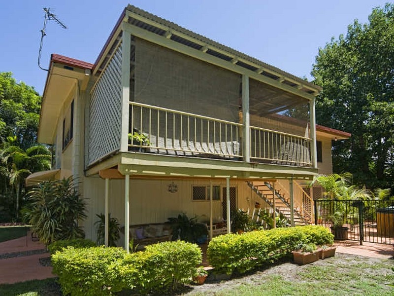 22 Bundarra Street, Coombabah QLD 4216