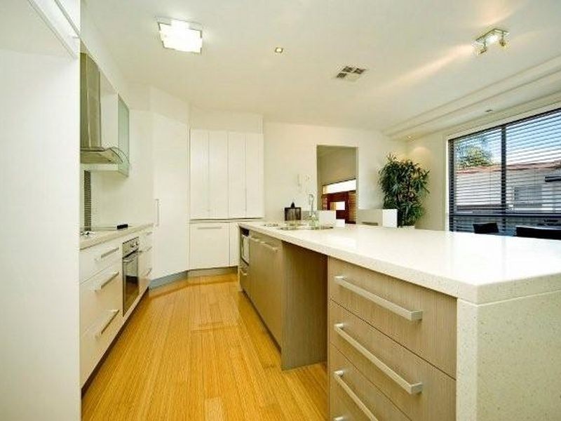 1/28 Milton Avenue, Paradise Point QLD 4216