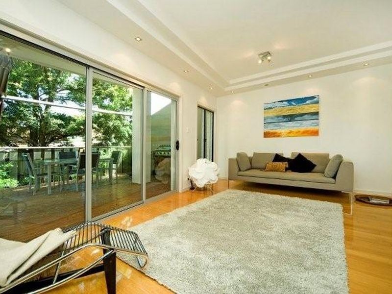 1/28 Milton Avenue, Paradise Point QLD 4216