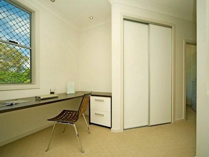 1/28 Milton Avenue, Paradise Point QLD 4216