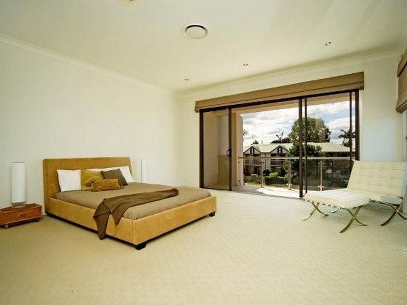 1/28 Milton Avenue, Paradise Point QLD 4216