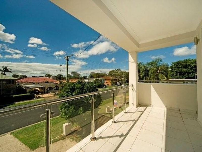 1/28 Milton Avenue, Paradise Point QLD 4216
