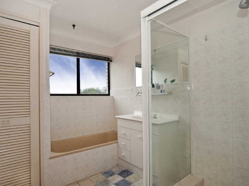 6/57 Milton Avenue, Paradise Point QLD 4216