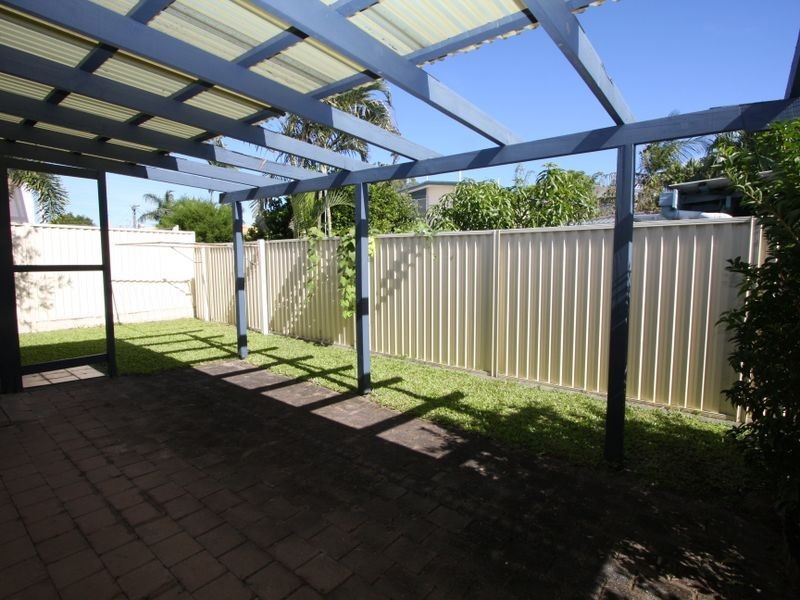 2/26 Rouen Avenue, Paradise Point QLD 4216