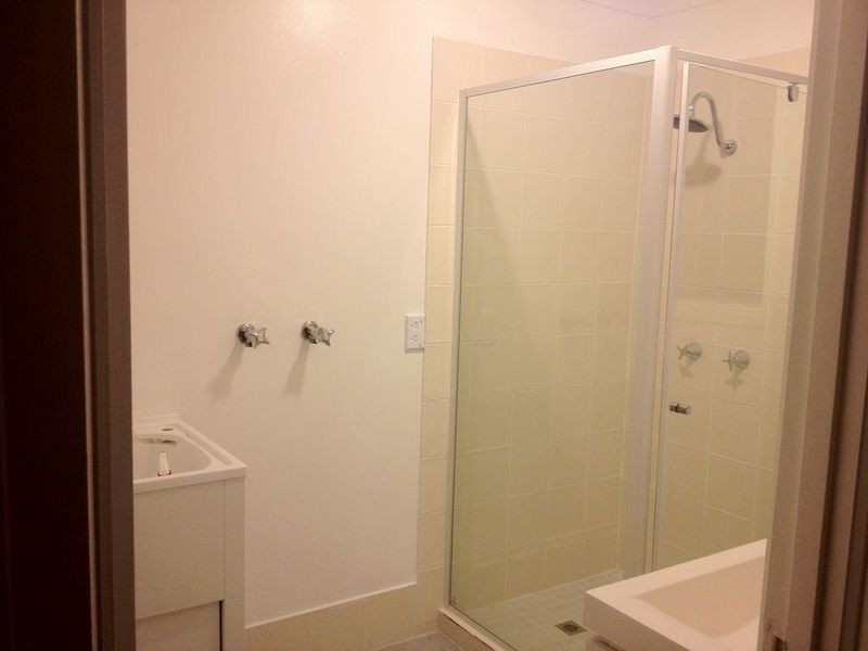 2/26 Rouen Avenue, Paradise Point QLD 4216