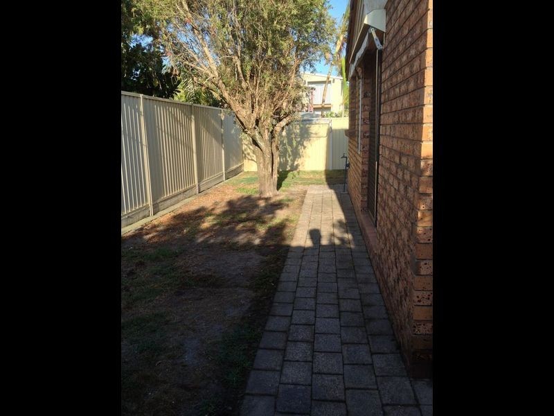 2/26 Rouen Avenue, Paradise Point QLD 4216