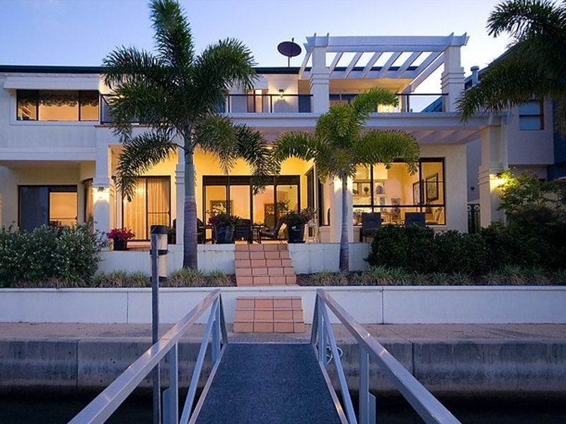 Sovereign Islands QLD 4216
