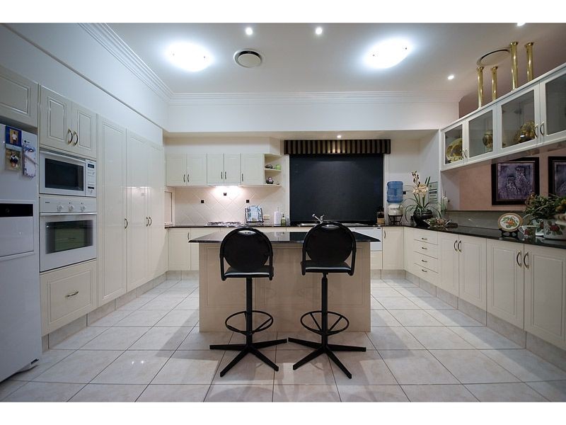 Sovereign Islands QLD 4216