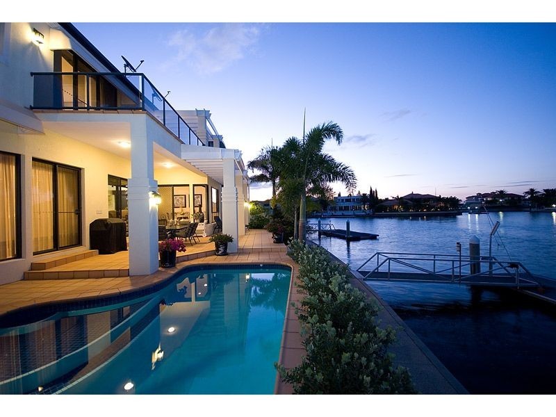 Sovereign Islands QLD 4216