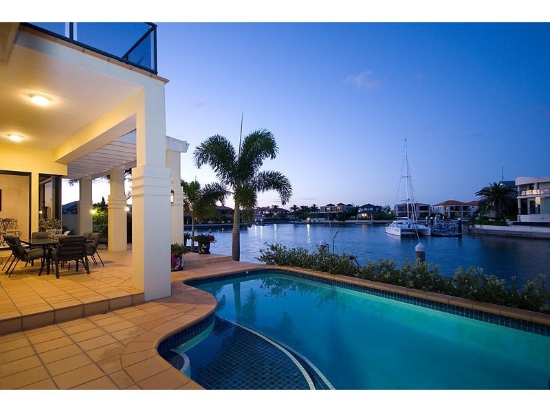 Sovereign Islands QLD 4216