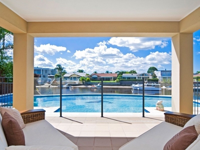 9 Kikori Crescent, Runaway Bay QLD 4216