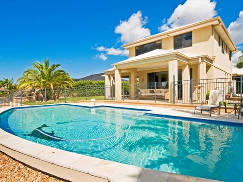 9 Kikori Crescent, Runaway Bay QLD 4216