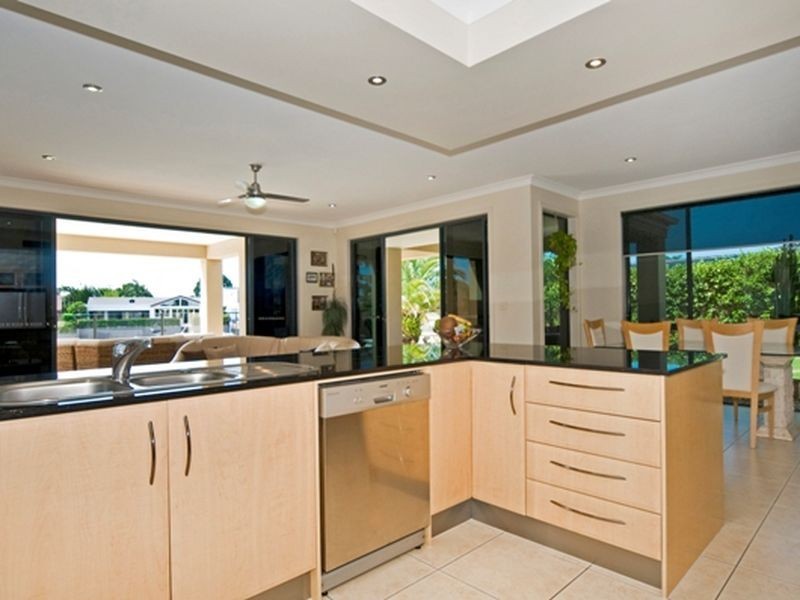 9 Kikori Crescent, Runaway Bay QLD 4216