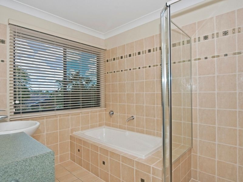 9 Kikori Crescent, Runaway Bay QLD 4216